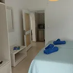 Dimitra G 아파트호텔 고우비아