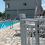 Dimitra G